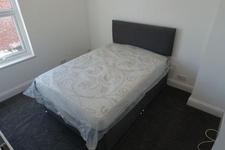 3 bedroom House To Let - Photo 4