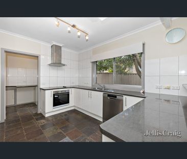 14 Landale Avenue, Mount Clear, Vic 3350 - Photo 5