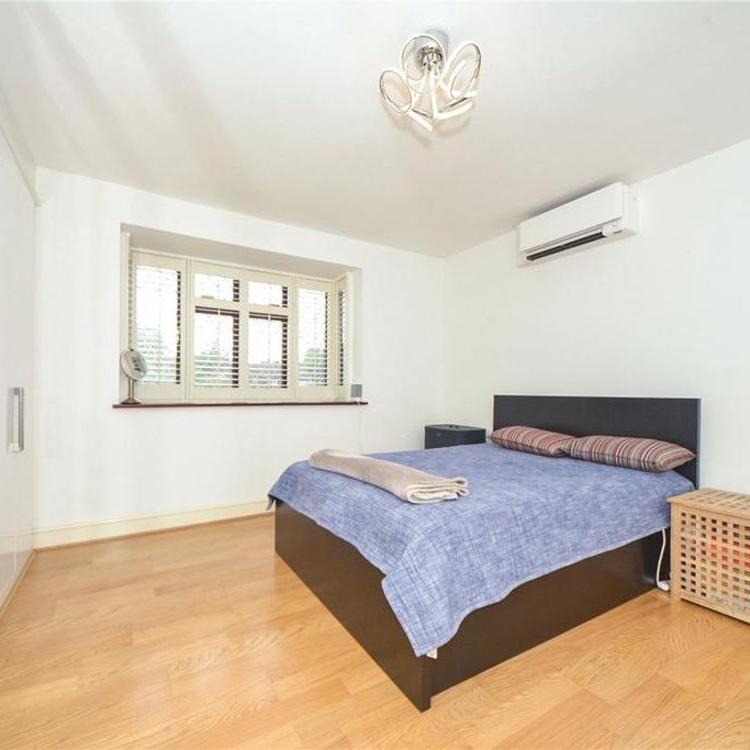 4 bedroom semi-detached house to rent - Photo 1
