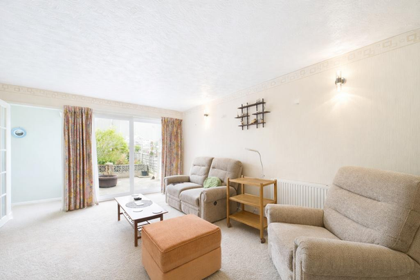 2 bedroom semi-detached bungalow to rent - Photo 1