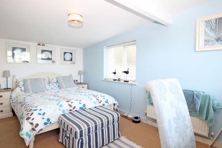 3 bedroom detached house to rent - Photo 4