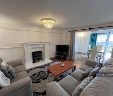 5 bedroom terraced house to rent - Photo 3