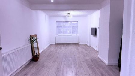 6 bedroom semi-detached house to rent - Photo 4