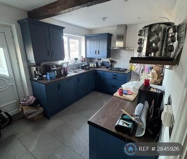 1 bedroom in a house share to rent - Photo 3