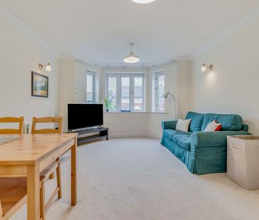 2 bedroom apartment to rent Station Road, Redhill, Surrey, RH1 - Photo 1