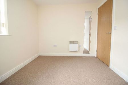 2 Bedroom Flat - Photo 4