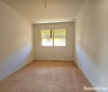 Charming Family Home in the heart of Melton! - Photo 6