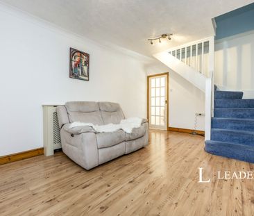 2 bedroom house to rent Grace Avenue, Oldbrook, MK6 - Photo 1