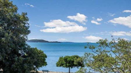 LOW MAINTENANCE 2 BEDROOM UNIT WITH PRIVATE BALCONY BOASTING OCEAN VIEWS - Photo 5