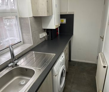 Studio Flat, Netley Road, IG2 - Photo 4