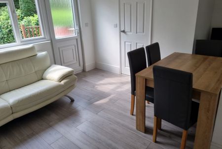 Lovely room available near Middlesex University - Photo 5