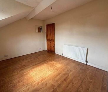 27 Crocus Street, Belfast, BT12 7AP - Photo 3