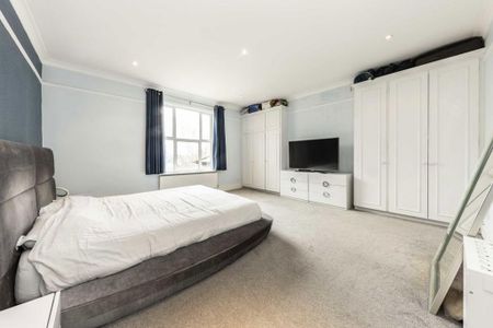 3 bedroom flat to rent - Photo 3