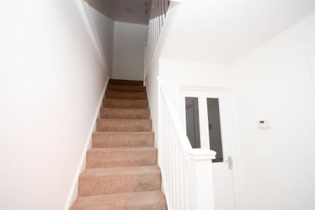 3 bedroom terraced house to rent - Photo 4