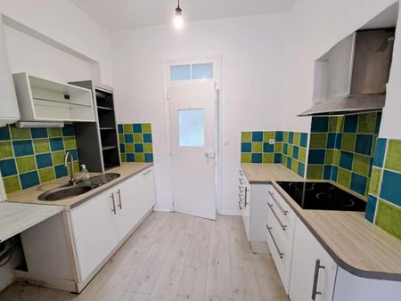 Location - Maison de ville T2, rénovée, de 51 m² environ avec extérieur privatif - Photo 4