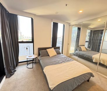 Modern 2 Bedroom, 2 Bathroom Apartment – Furnished - Photo 2