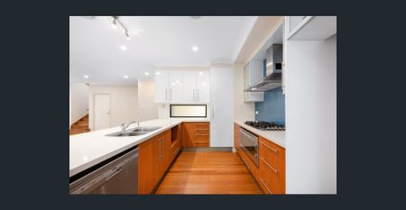 Spacious, Private & Perfectly Positioned Family Home - Photo 3