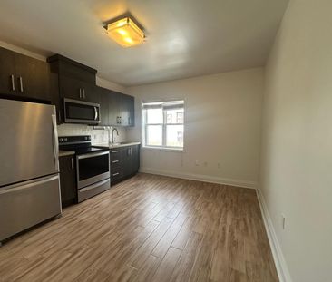 For Lease - 3110 Lake Shore Boulevard Unit# 3, Toronto, Ontario - Photo 3