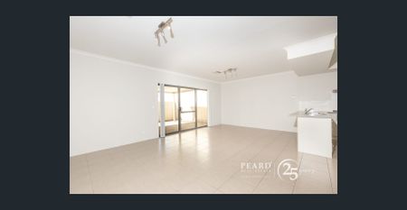 Easy care and recently painted front unit. - Photo 4