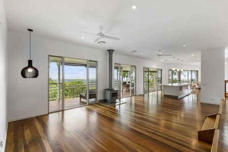 Private Hinterland Retreat with Elevated Views - Photo 3