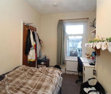 4 bedroom private hall to rent - Photo 4