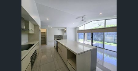 ROOM FOR EVERYONE!!! - Photo 5