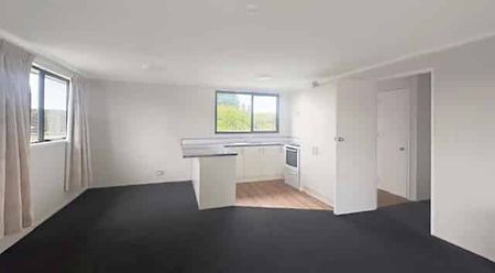 TREE BEDROOM RENOVATED RELOCATED BEAUTY - Photo 2