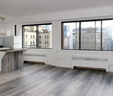 3455 Chemin de la Côte-des-Neiges apartment — Montréal, QC (0-Bedro... - Photo 3