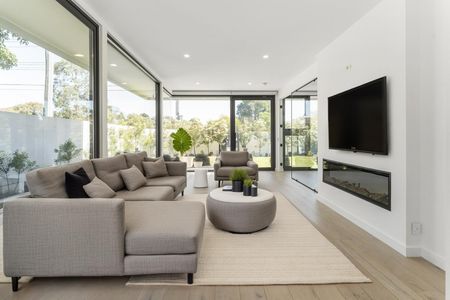 STUNNING NEW DESIGNER TOWNHOUSE - Photo 2