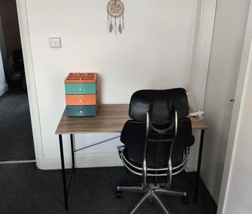 1 Bed Flat, Harehills Avenue, LS8 - Photo 5