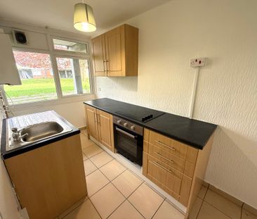 studio to rent Station Street, Middleport, ST6 - Photo 1
