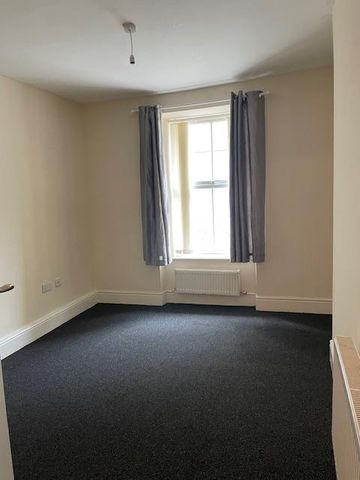 4 bedroom apartment to rent - Photo 2