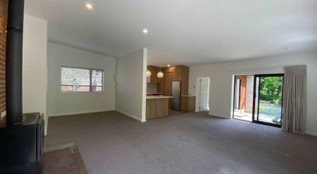 Character, cozy comfort, and convenience - Photo 3