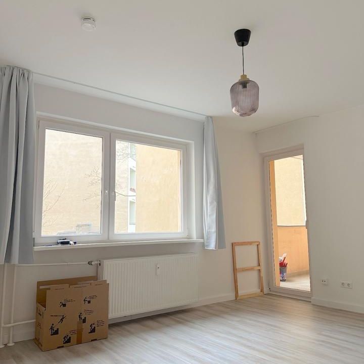 Klein, aber sehr fein und ruhig dazu | mit Balkon und Einbauküche! - Foto 1