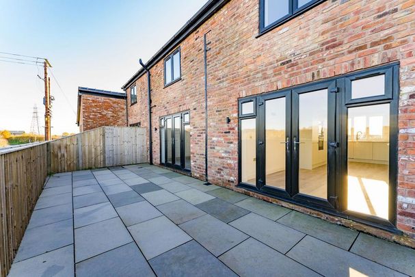 3 bedroom terraced house to rent - Photo 1