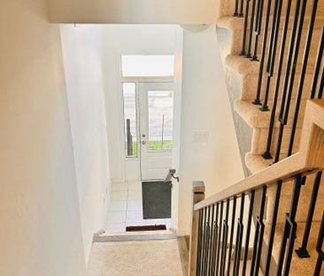 For Lease - 779 Heathrow Path, Oshawa, Ontario - Photo 5