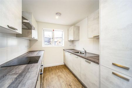 2 bedroom semi-detached house to rent - Photo 2