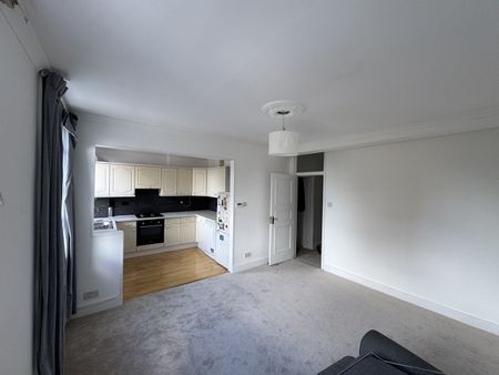 2 Bed Flat, Nevern Square, SW5 - Photo 2