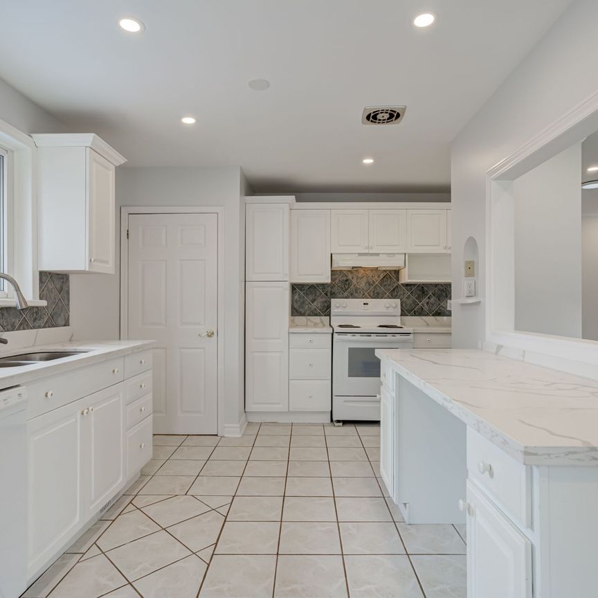 For Lease - 144 Willow Lane Unit# Main, Newmarket, Ontario - Photo 1