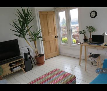 2 bedroom maisonette to rent - Photo 3