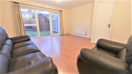 3 bedroom terraced house to rent - Photo 3