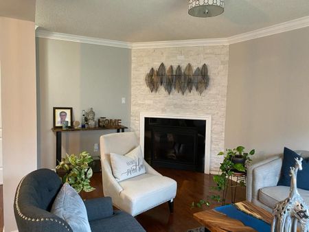 For Lease - 31 Middlecote Drive, Ajax, Ontario - Photo 3