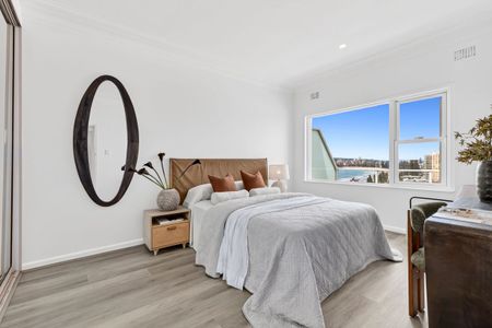 Coastal Haven With Iconic Queenscliff & Manly Views - Photo 3