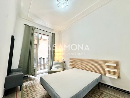 Bright Double Room in Fully Female Co-Living Apartment in Gothic Quarter - Photo 2