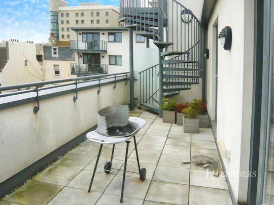 2 bedroom apartment to rent West Street, Brighton, East Sussex, BN1 - Photo 1