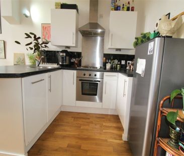 1 Bedroom Apartment To Let - Photo 6