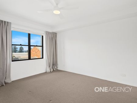 LOW-MAINTENANCE COASTAL LIVING IN SHELLHARBOUR VILLAGE - Photo 2