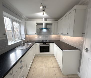 Elm Road, March - Photo 4