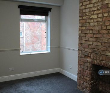 2 bedroom maisonette to rent - Photo 5