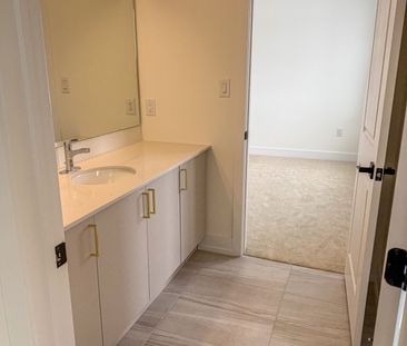 For Lease - 64 Dusenbury Drive, Loyalist, Ontario - Photo 6